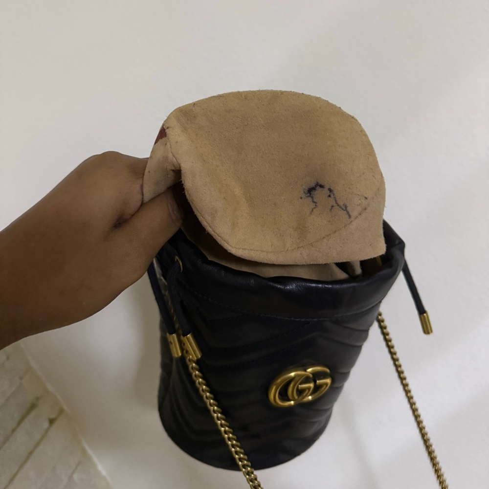 Gucci GG Marmont Bucket Bag - Picture 2 of 10